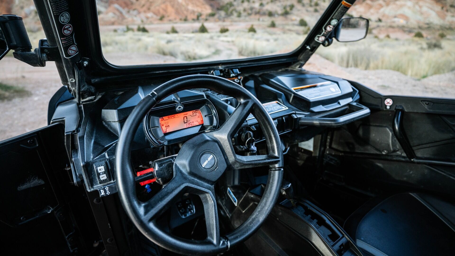 2022 CAN AM SSV MAV TRAIL DPS 700 BK CALI 22 - Image 11