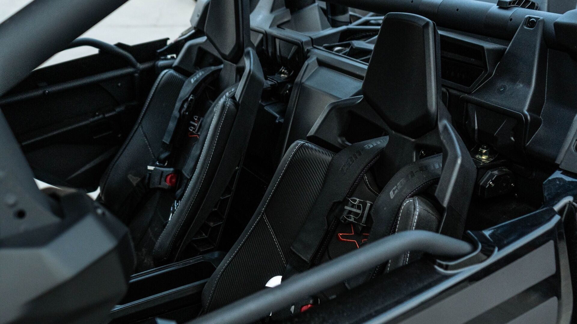 2025 CAN AM X3 MAX XRS TURBO RR - Image 9