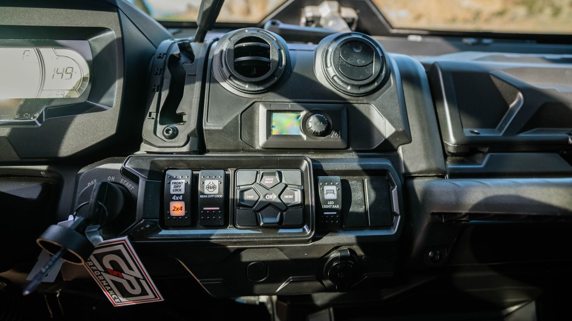 2024 CAN AM SSV DEF LTD 65 HD10 RD 24 Limited HD10 - Image 14