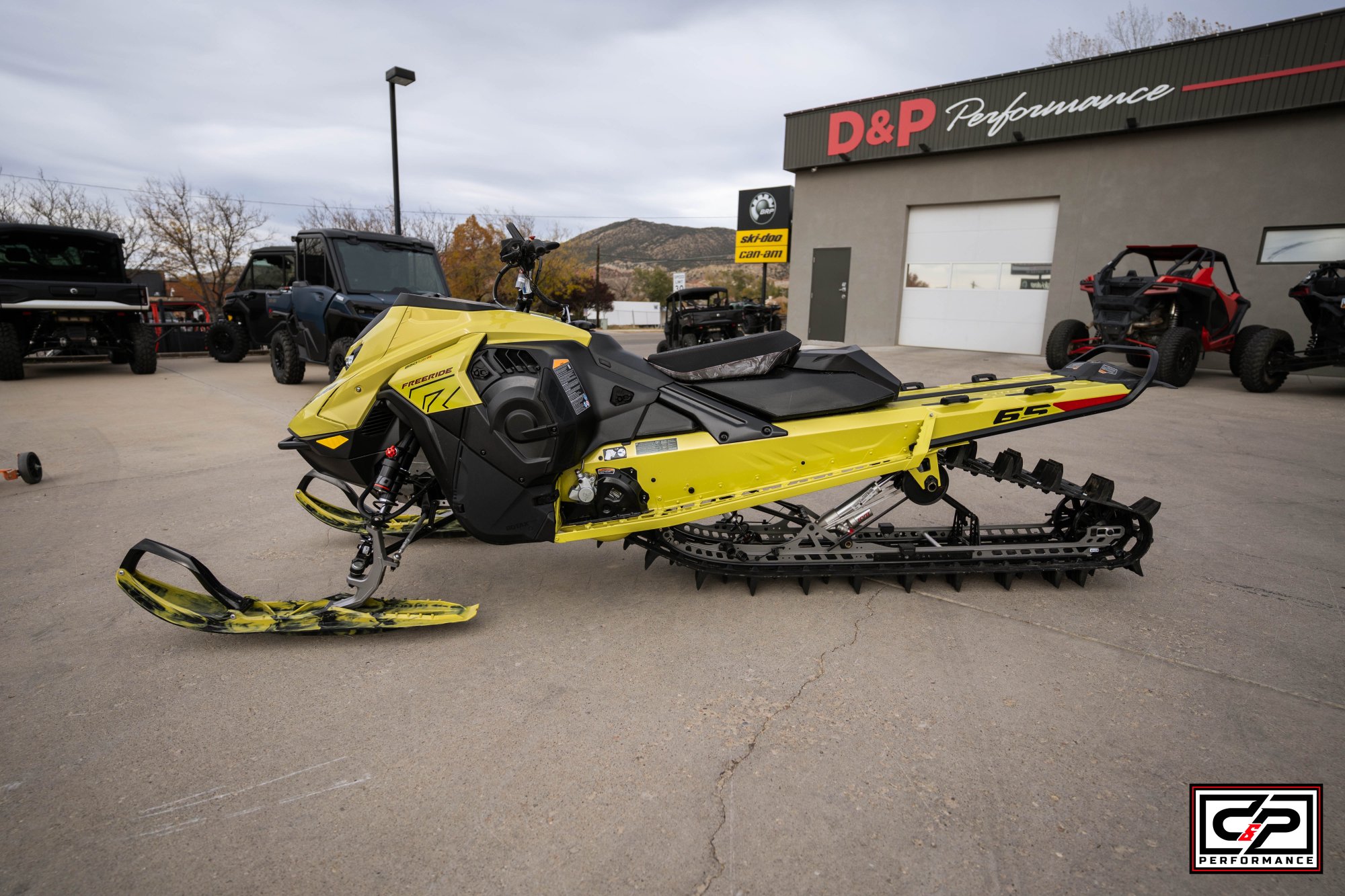 2025 SKI DOO FREERIDE 165 850 E-TECH TURBO R 3.0" SHOT 10.25" - Image 2