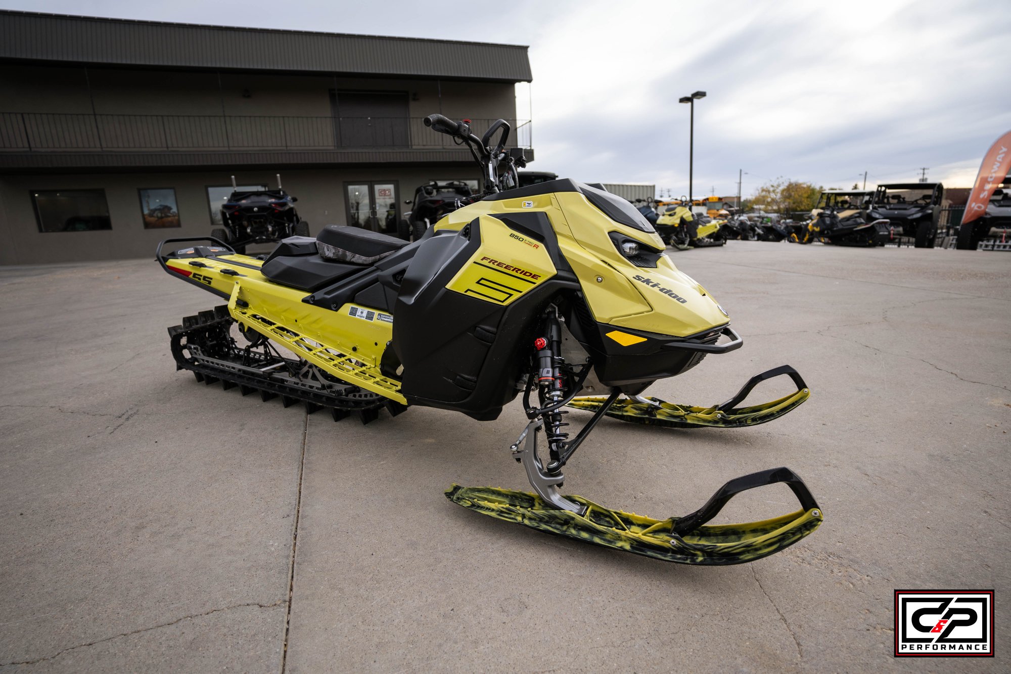 2025 SKI DOO FREERIDE 165 850 E-TECH TURBO R 3.0" SHOT 10.25" - Image 8