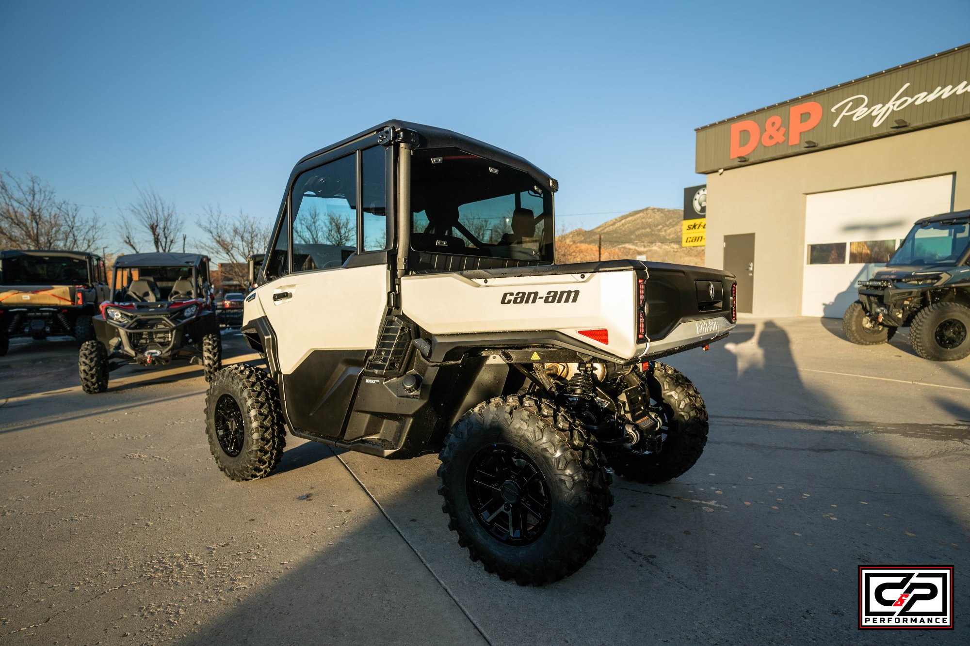 2026 CAN AM SSV DEF LTD 65 HD11 WH HB 26 - Image 4