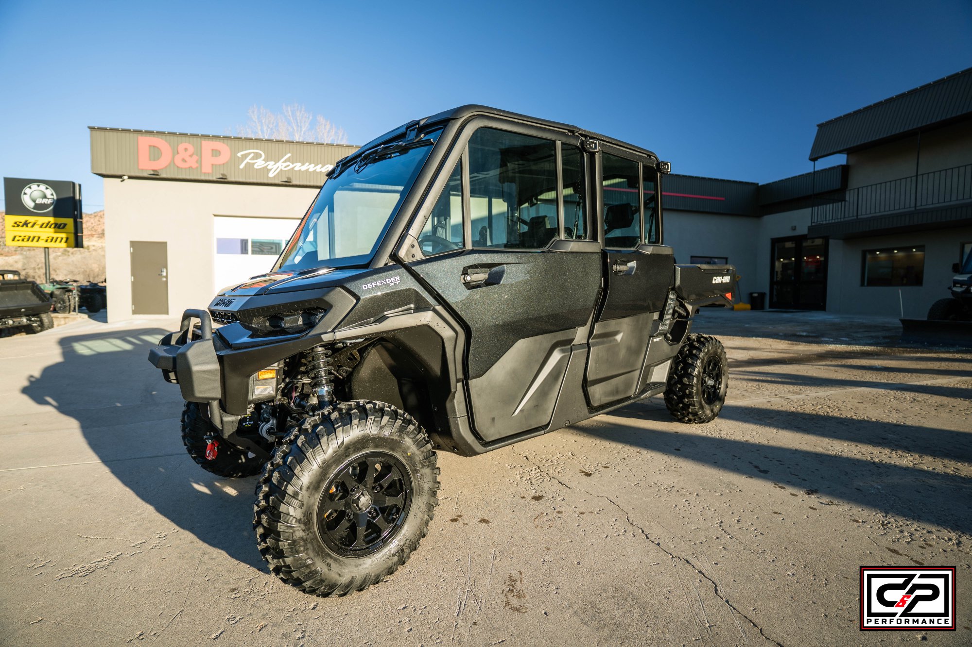 2026 CAN AM SSV DEF MAX XTCAB 65 HD11 BK 26 XT_CAB