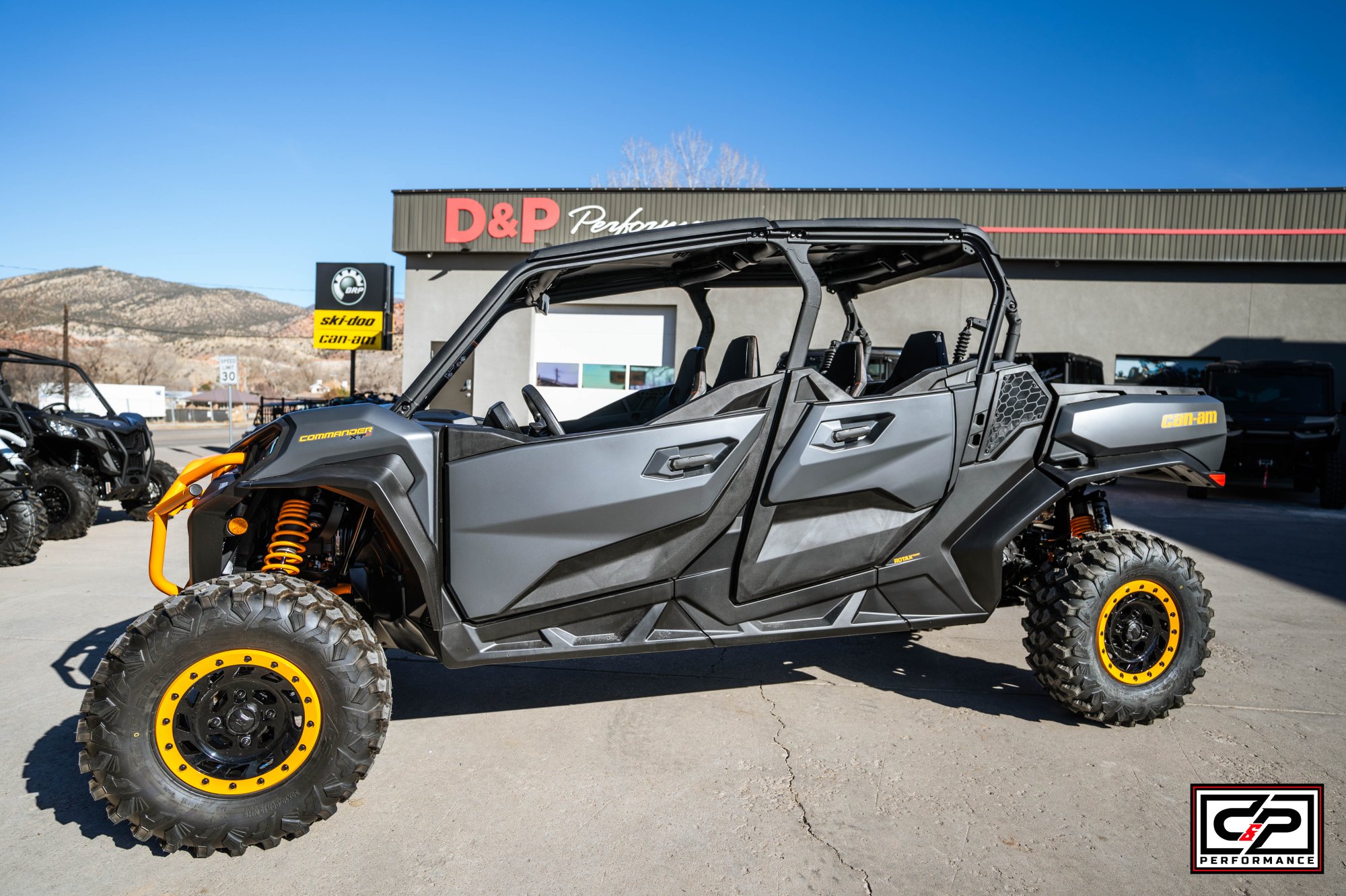 2026 CAN AM SSV COM MAX XTP 64 1000R GY 26 XT-P - Image 2