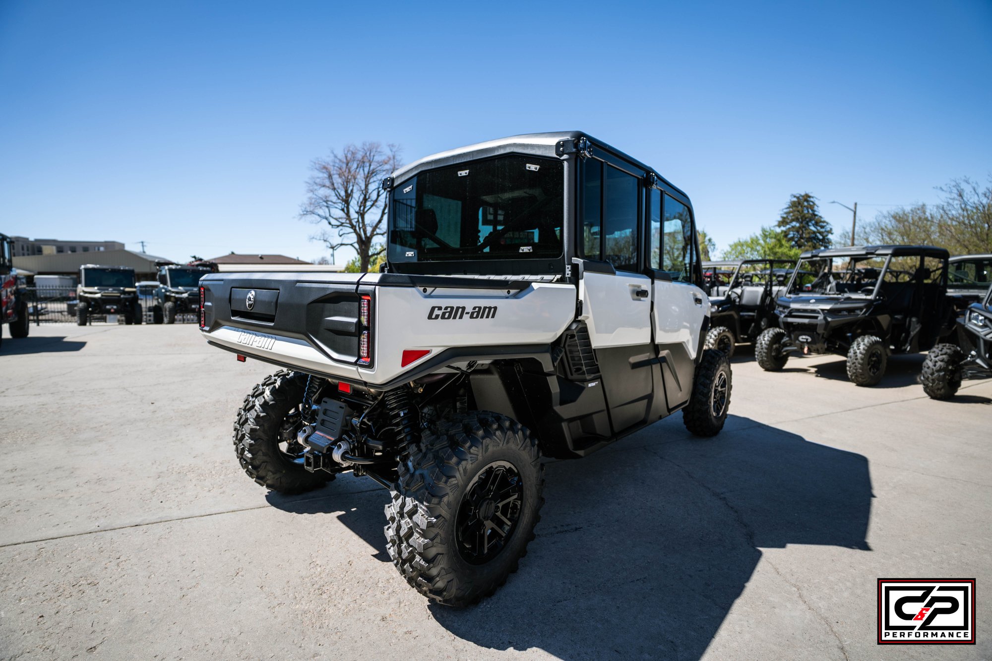 2026 CAN AM SSV DEF MAX LTD 65 HD11 WH HB 26 - Image 5