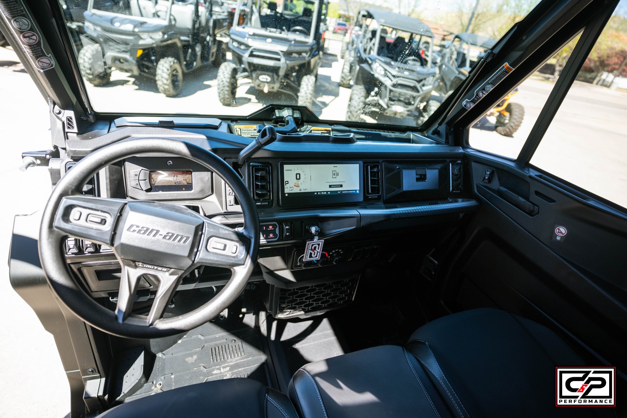 2026 CAN AM SSV DEF MAX LTD 65 HD11 WH HB 26 - Image 12