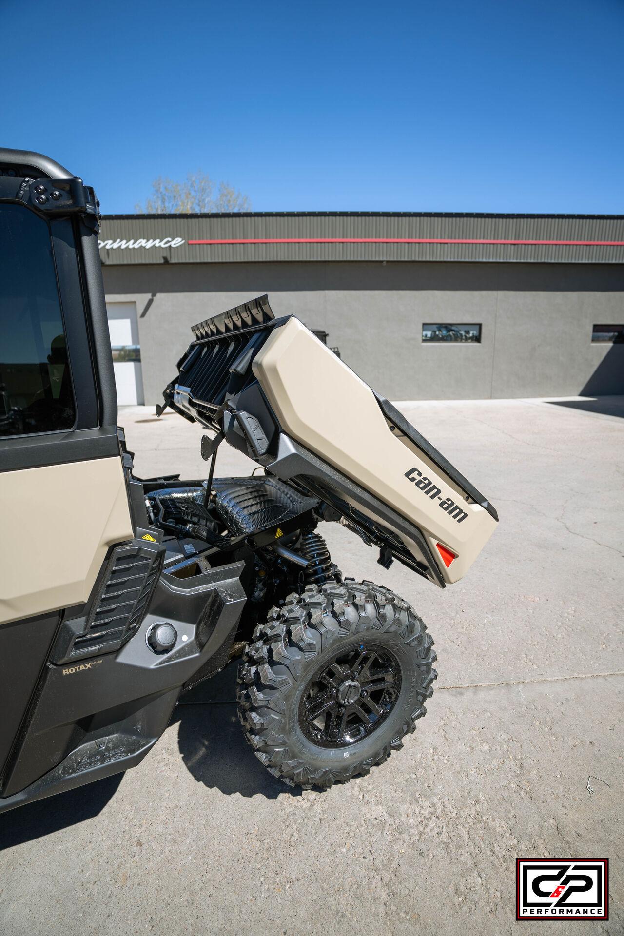 2026 CAN AM SSV DEF MAX LTD 65 HD11 TN - Image 10