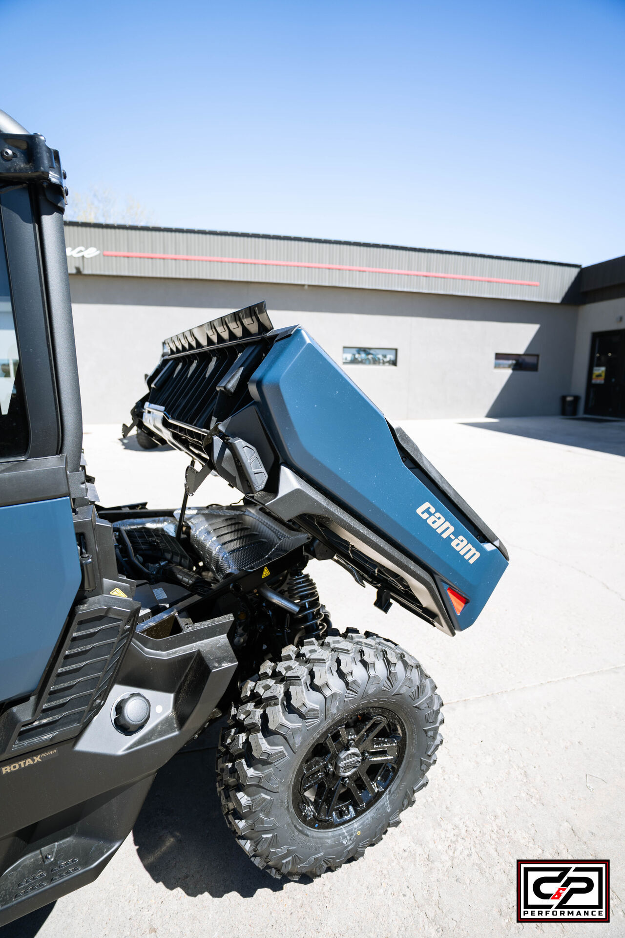 2026 CAN AM SSV DEF LTD 65 HD11 BE - Image 10