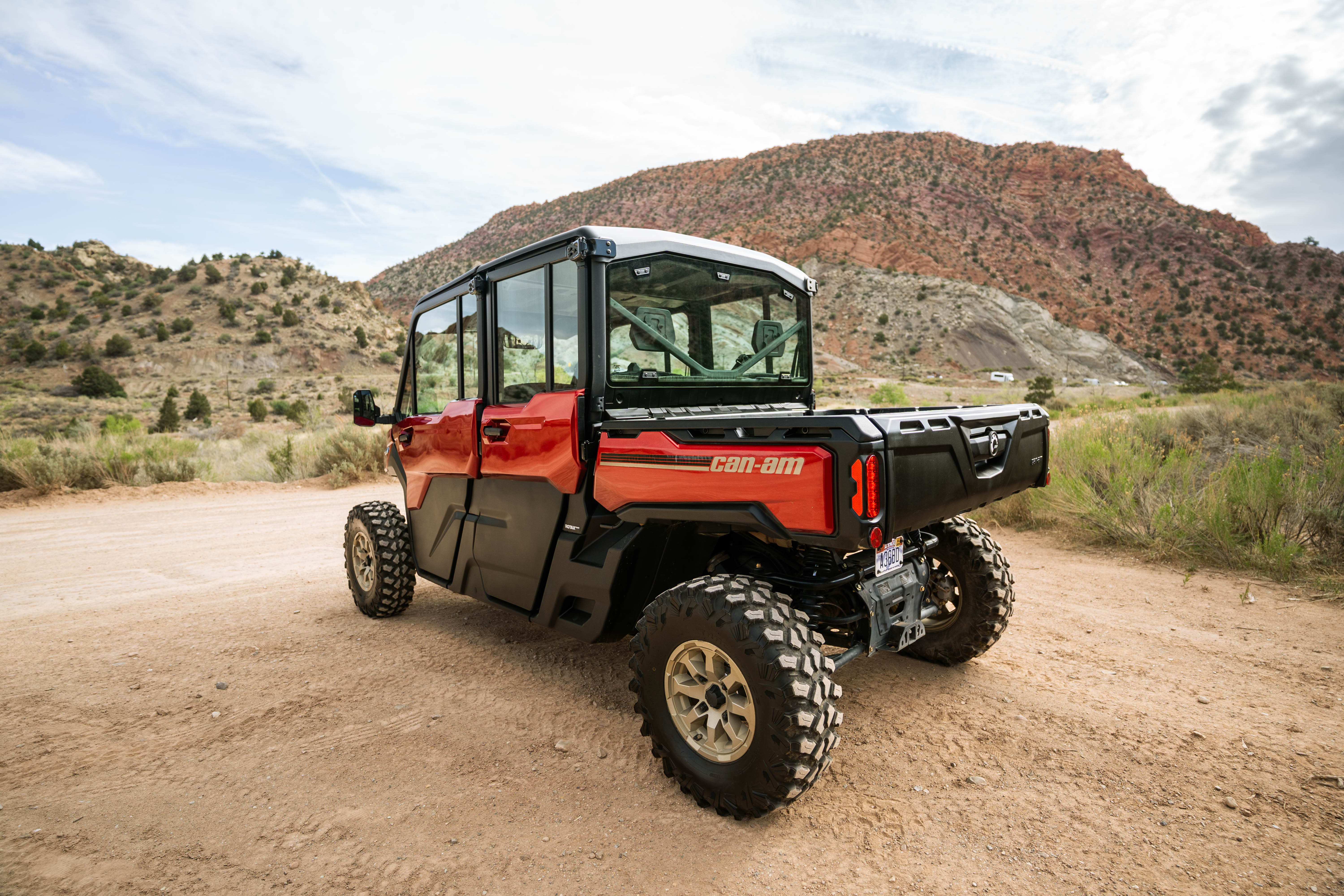 2024 Can-Am Defender MAX Limited HD10 - Image 4