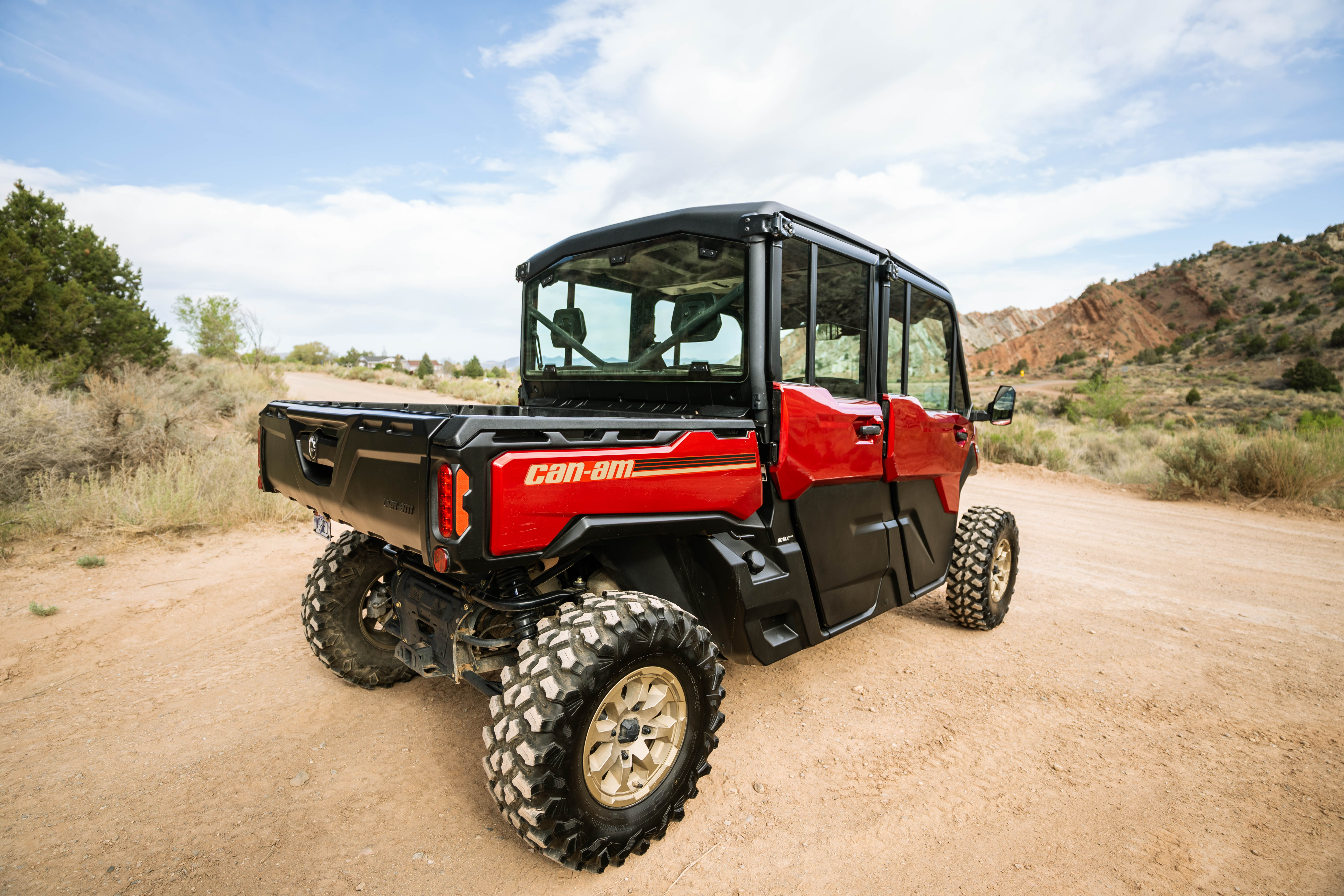 2024 Can-Am Defender MAX Limited HD10 - Image 6