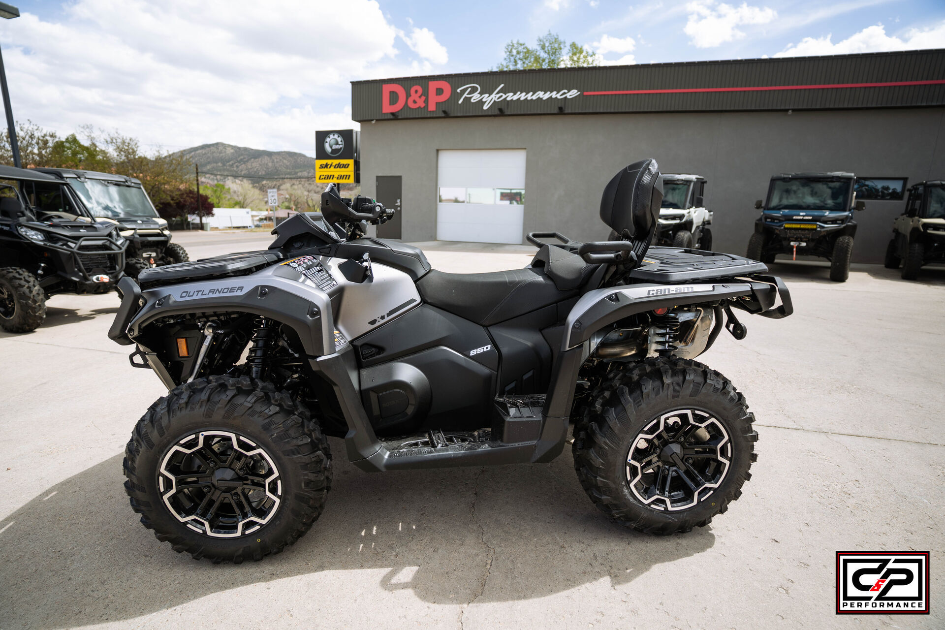 2025 CAN AM OUTLANDER MAX XT 850 - Image 2
