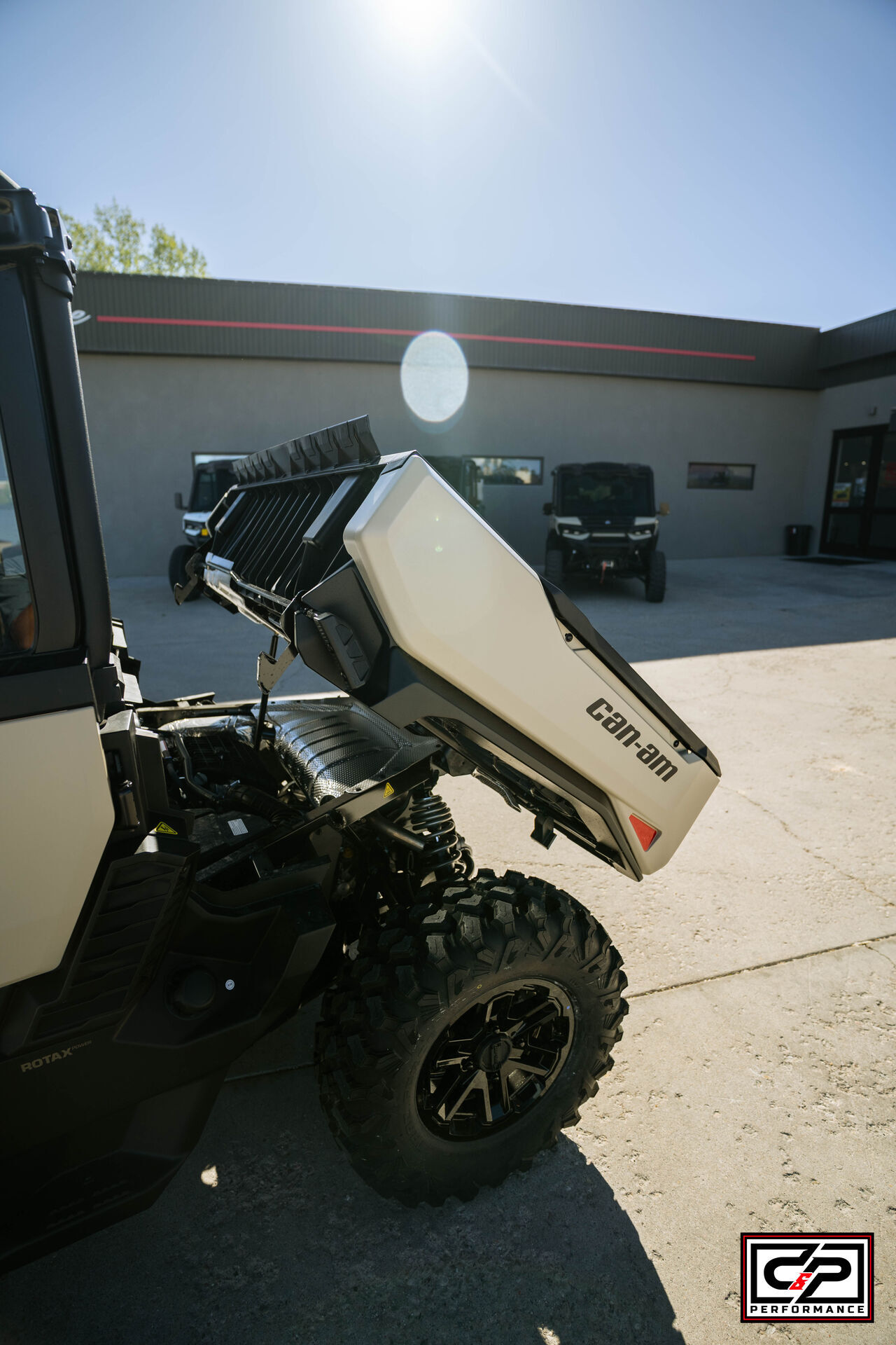 2026 CAN AM SSV DEF LTD 65 HD11 TN - Image 10
