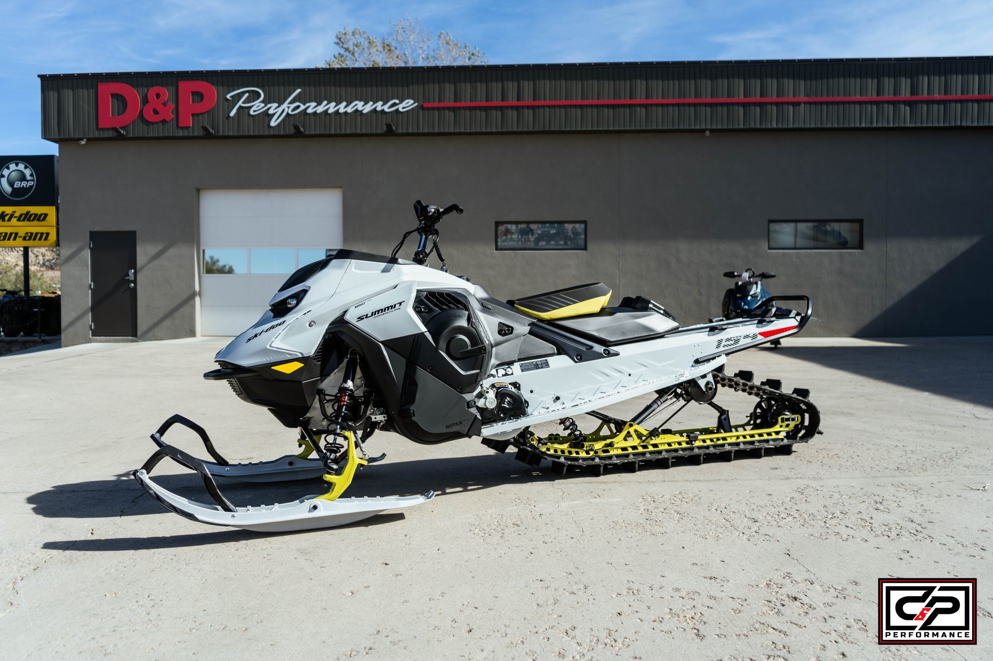 2025 SKI DOO SUMMIT EDGE 154 850 E-TECH 2.5" SHOT