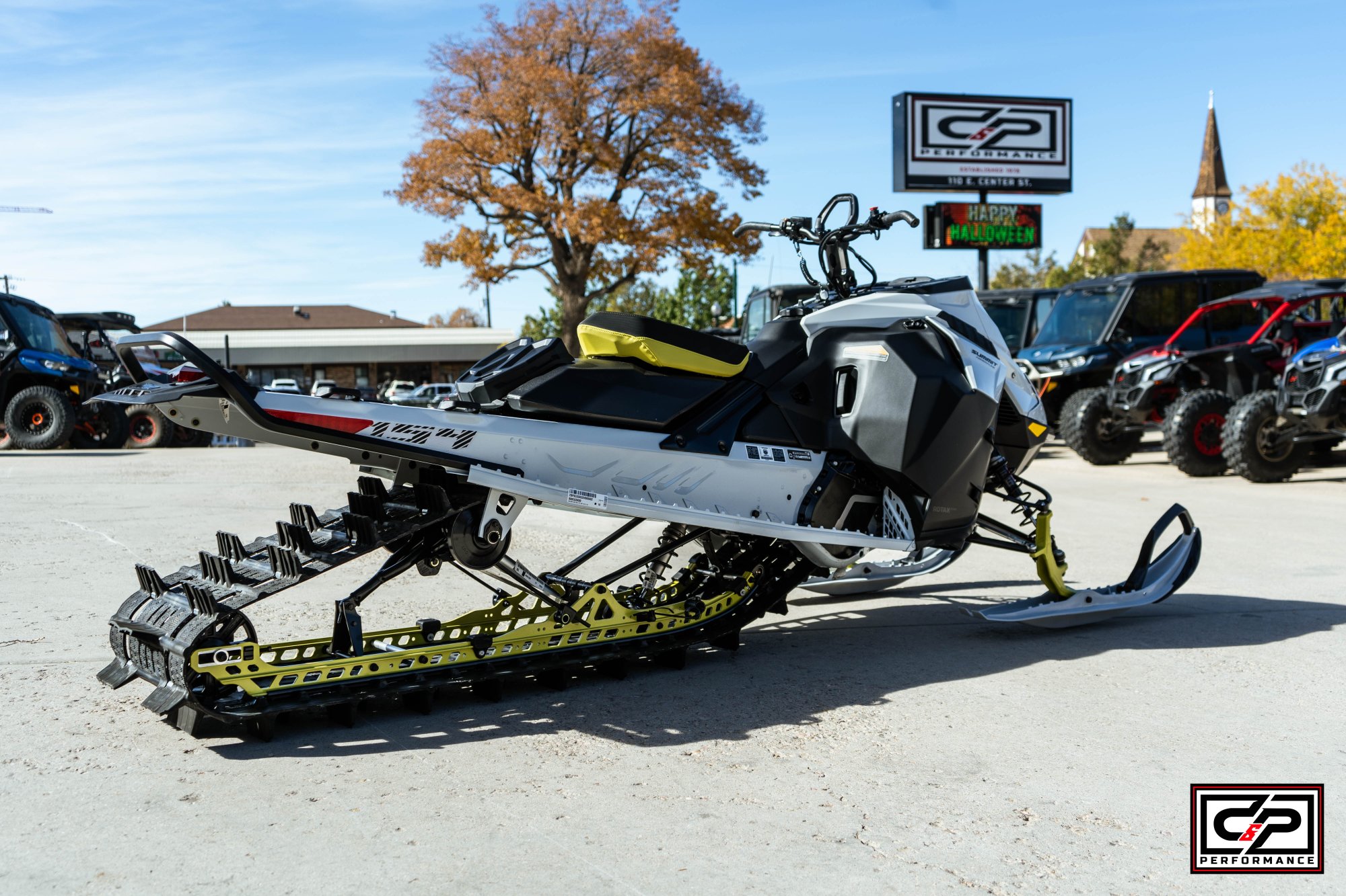 2025 SKI DOO SUMMIT EDGE 154 850 E-TECH 2.5" SHOT - Image 5