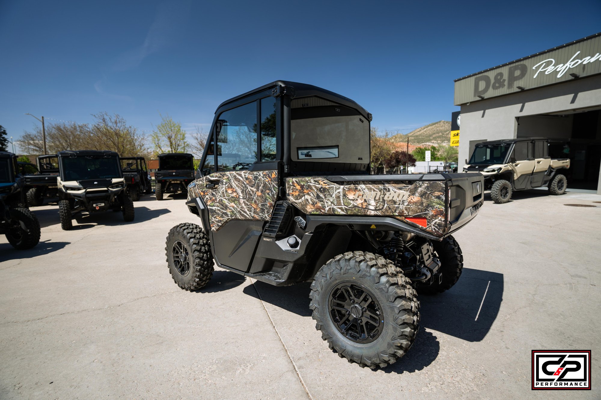 2026 CAN AM SSV DEF LTD 65 HD11 CAMO - Image 3