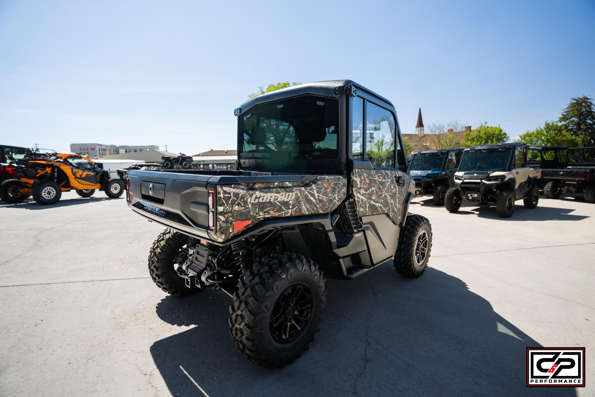 2026 CAN AM SSV DEF LTD 65 HD11 CAMO - Image 4