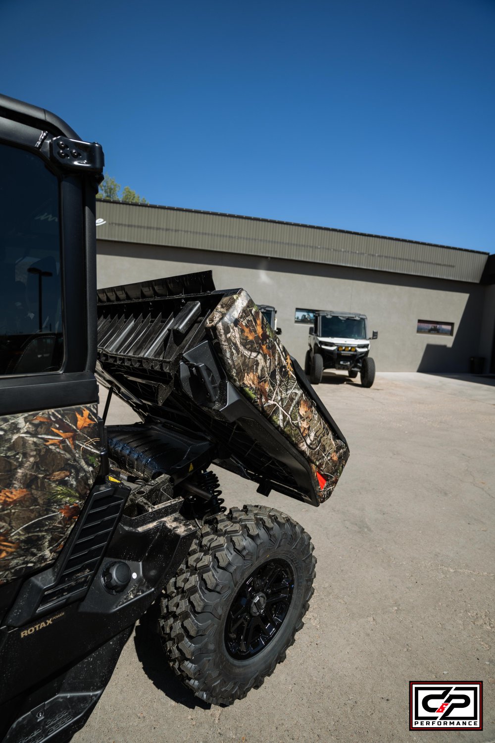 2026 CAN AM SSV DEF LTD 65 HD11 CAMO - Image 10