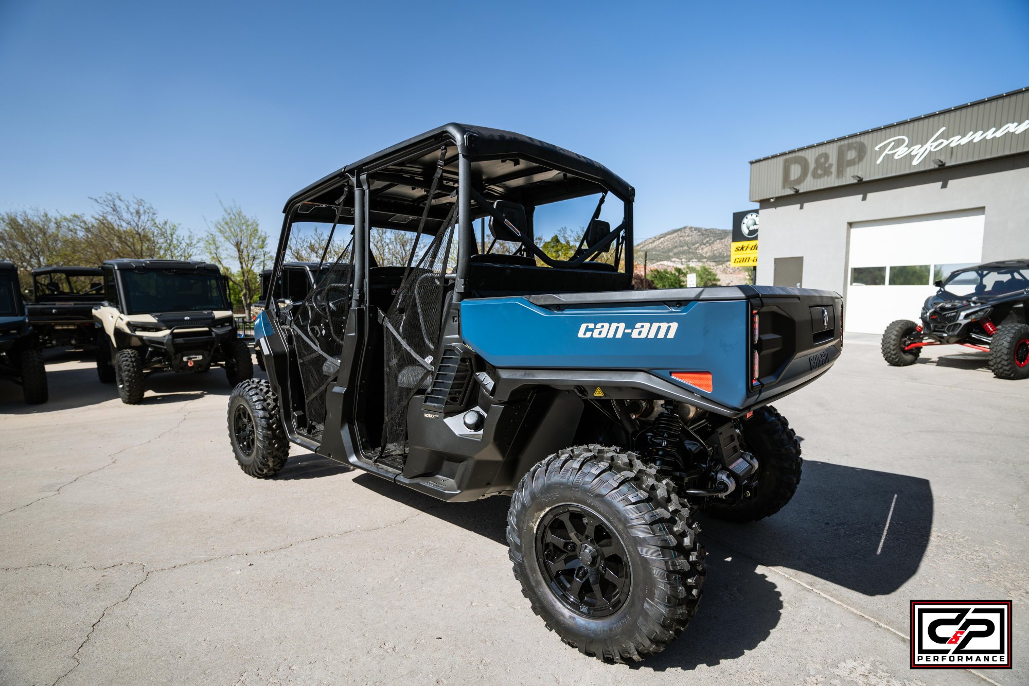2026 CAN AM SSV DEF MAX XT 65 HD11 BE - Image 4