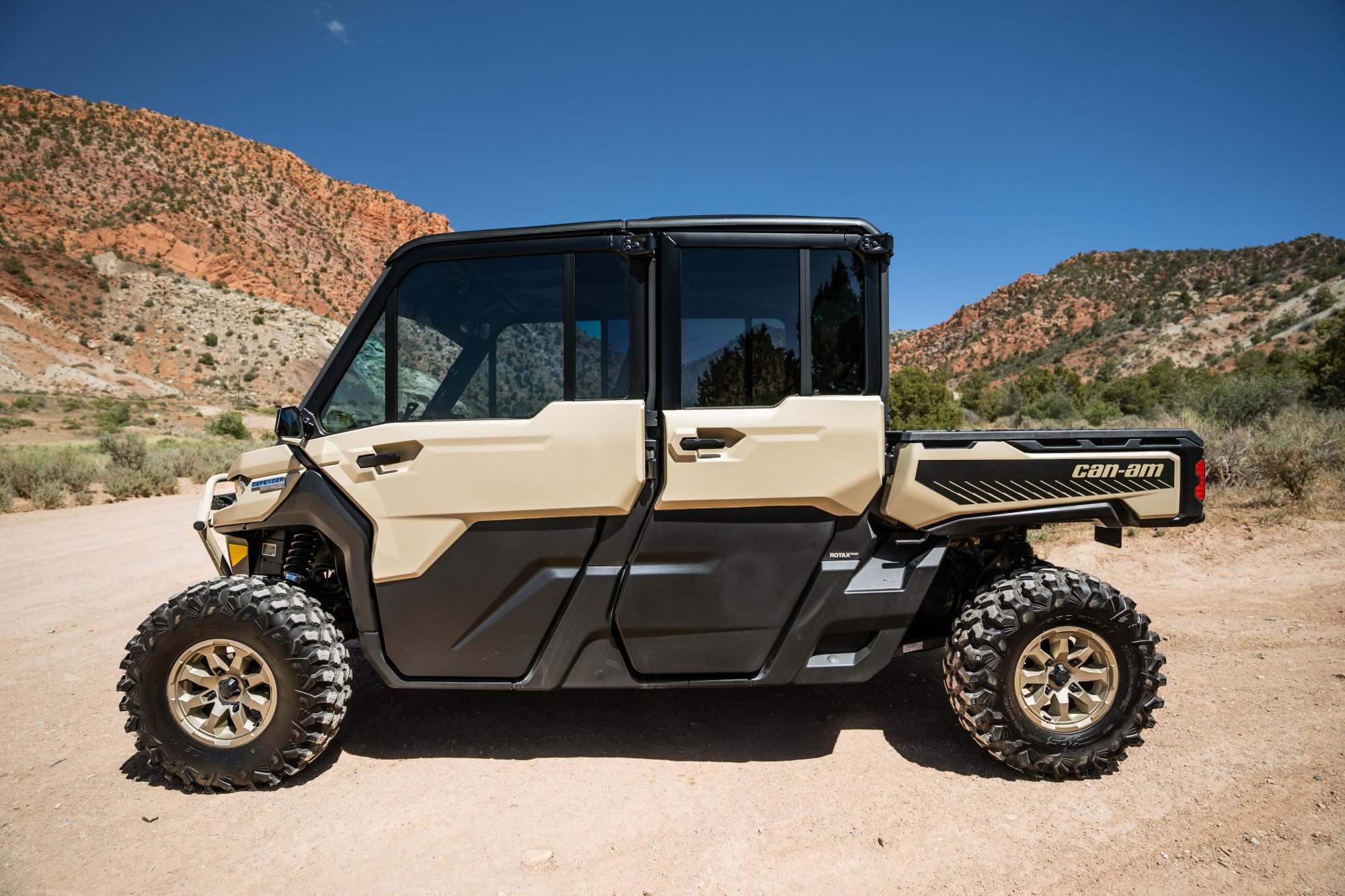 2024 Can-Am Defender MAX Limited HD10 - Image 1
