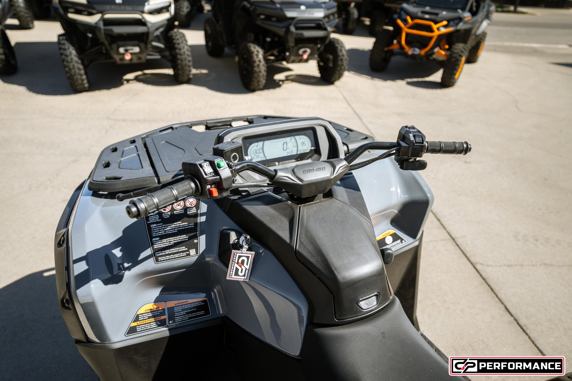 2026 CAN AM ATV OUTL DPS 850 GY - Image 11