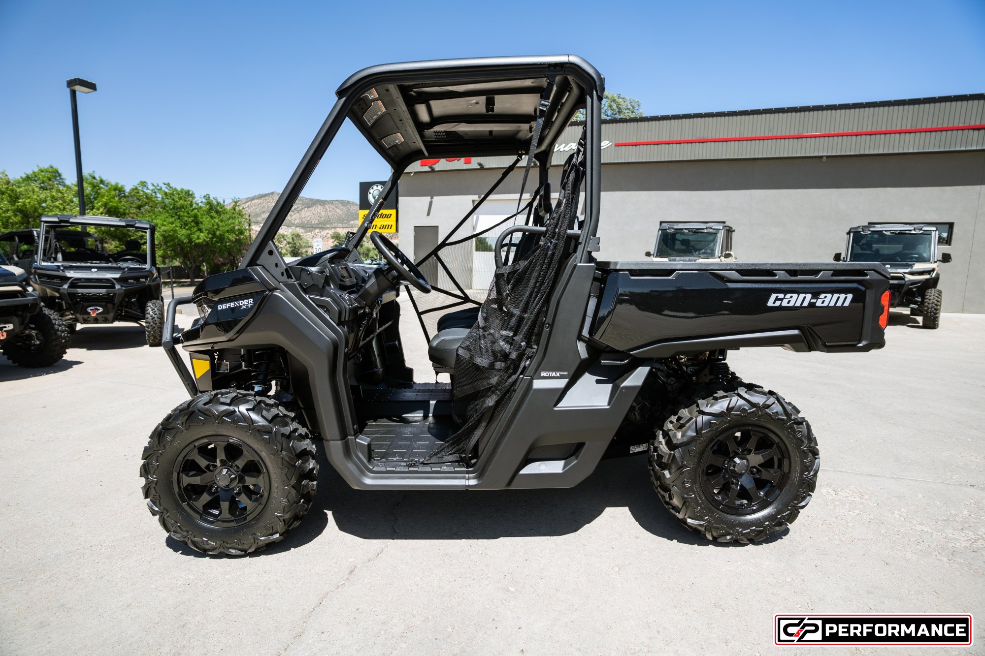 2026 CAN AM SSV DEF XT 62 HD9 (NON CAB) - Image 2