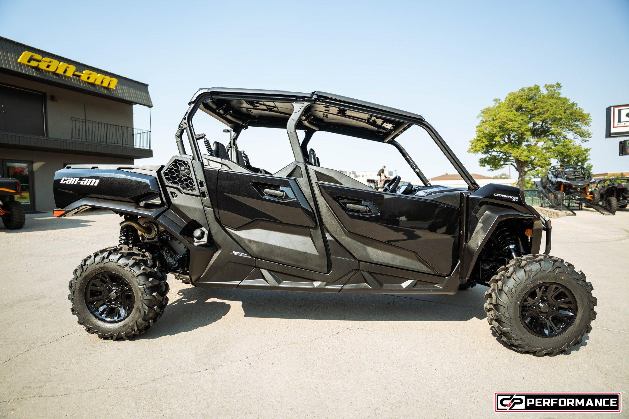 2026 CAN AM SSV COM MAX XT 64 1000R BK 26 - Image 6