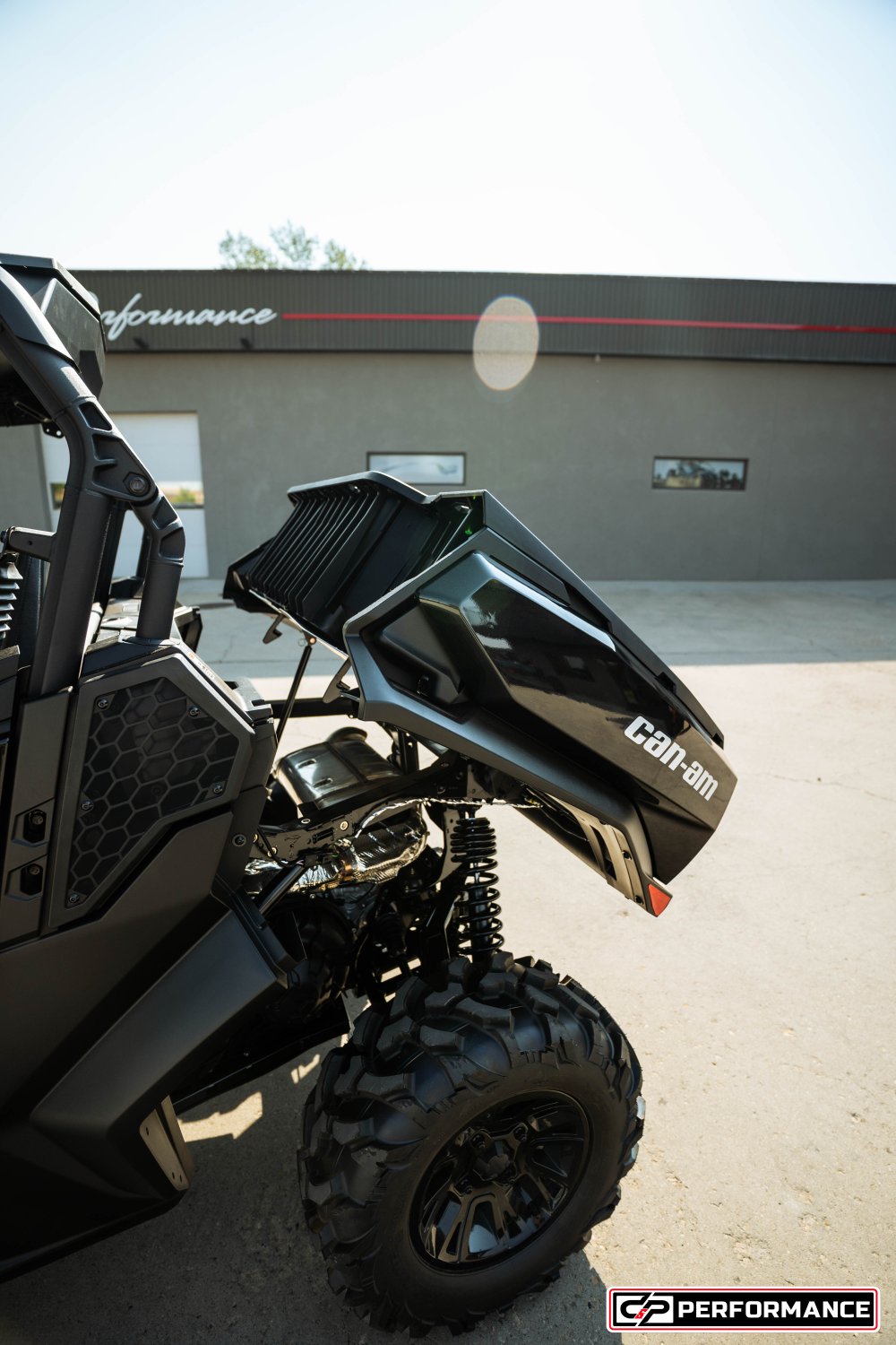 2026 CAN AM SSV COM MAX XT 64 1000R BK 26 - Image 10