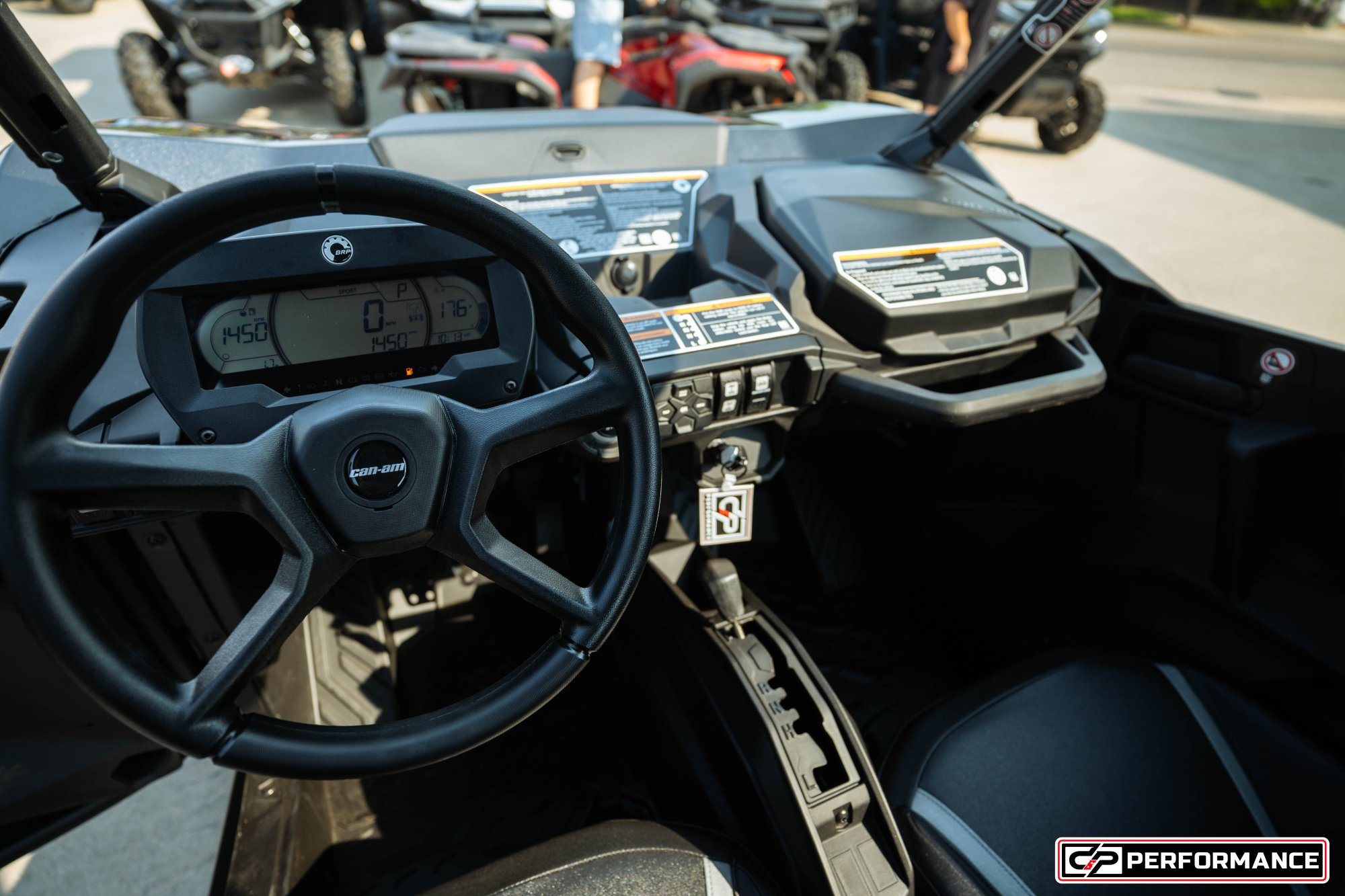 2026 CAN AM SSV COM MAX XT 64 1000R BK 26 - Image 13