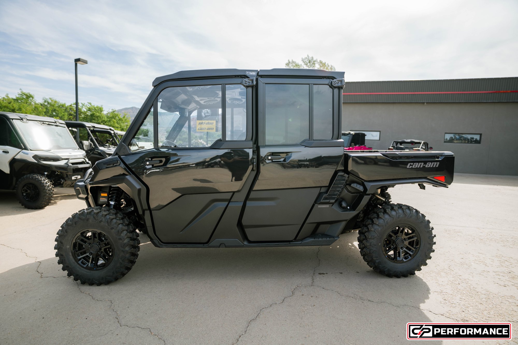 2026 CAN AM SSV DEF MAX TEXCAB 65 HD11 BK HB 26 LONE_STAR_CAB - Image 2