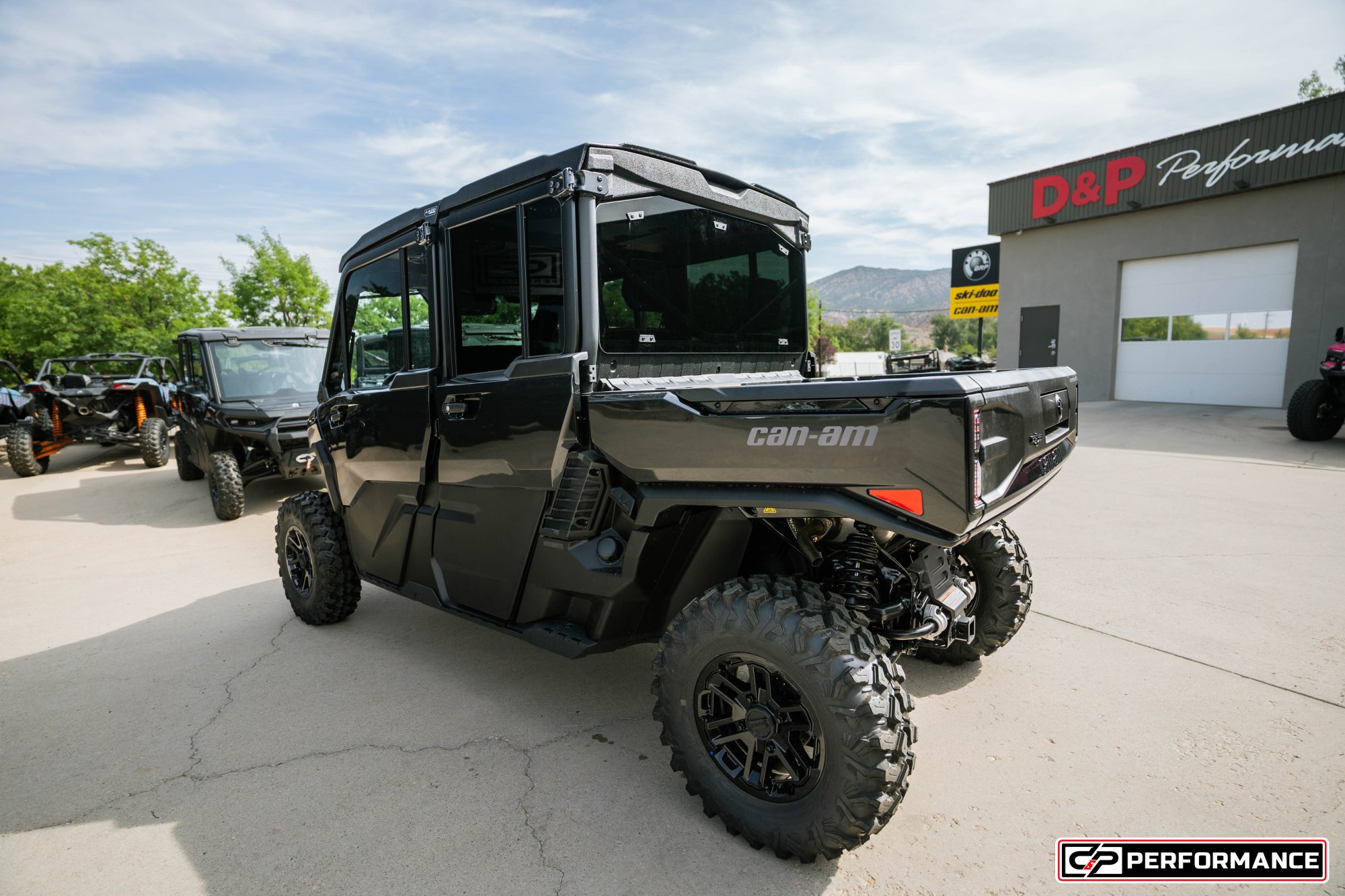 2026 CAN AM SSV DEF MAX TEXCAB 65 HD11 BK HB 26 LONE_STAR_CAB - Image 3