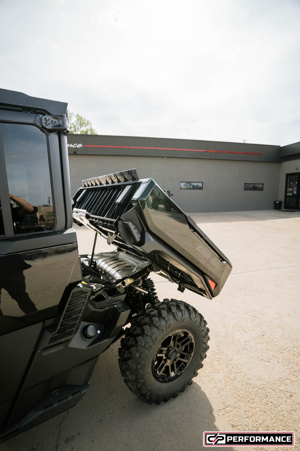 2026 CAN AM SSV DEF MAX TEXCAB 65 HD11 BK HB 26 LONE_STAR_CAB - Image 10
