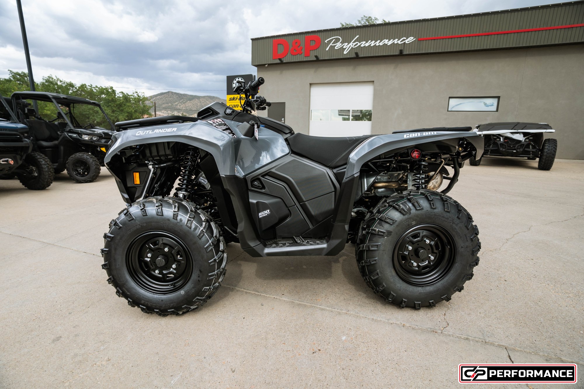 2026 CAN AM ATV OUTL DPS 500 GY 26 - Image 2