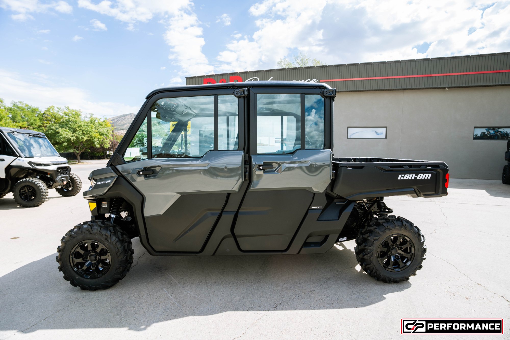 2027 CAN AM DEF MAX DPSCAB 65 HD10 GY - Image 2