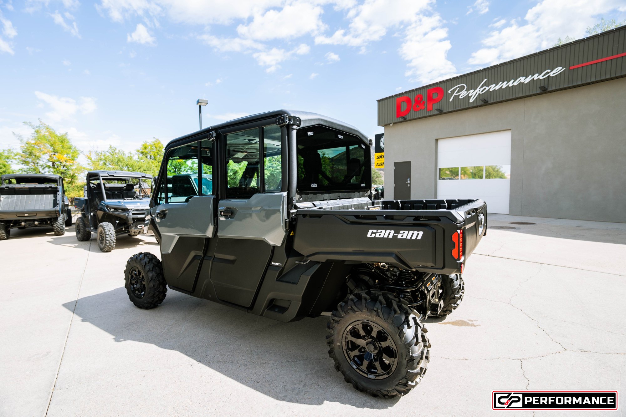2027 CAN AM DEF MAX DPSCAB 65 HD10 GY - Image 3