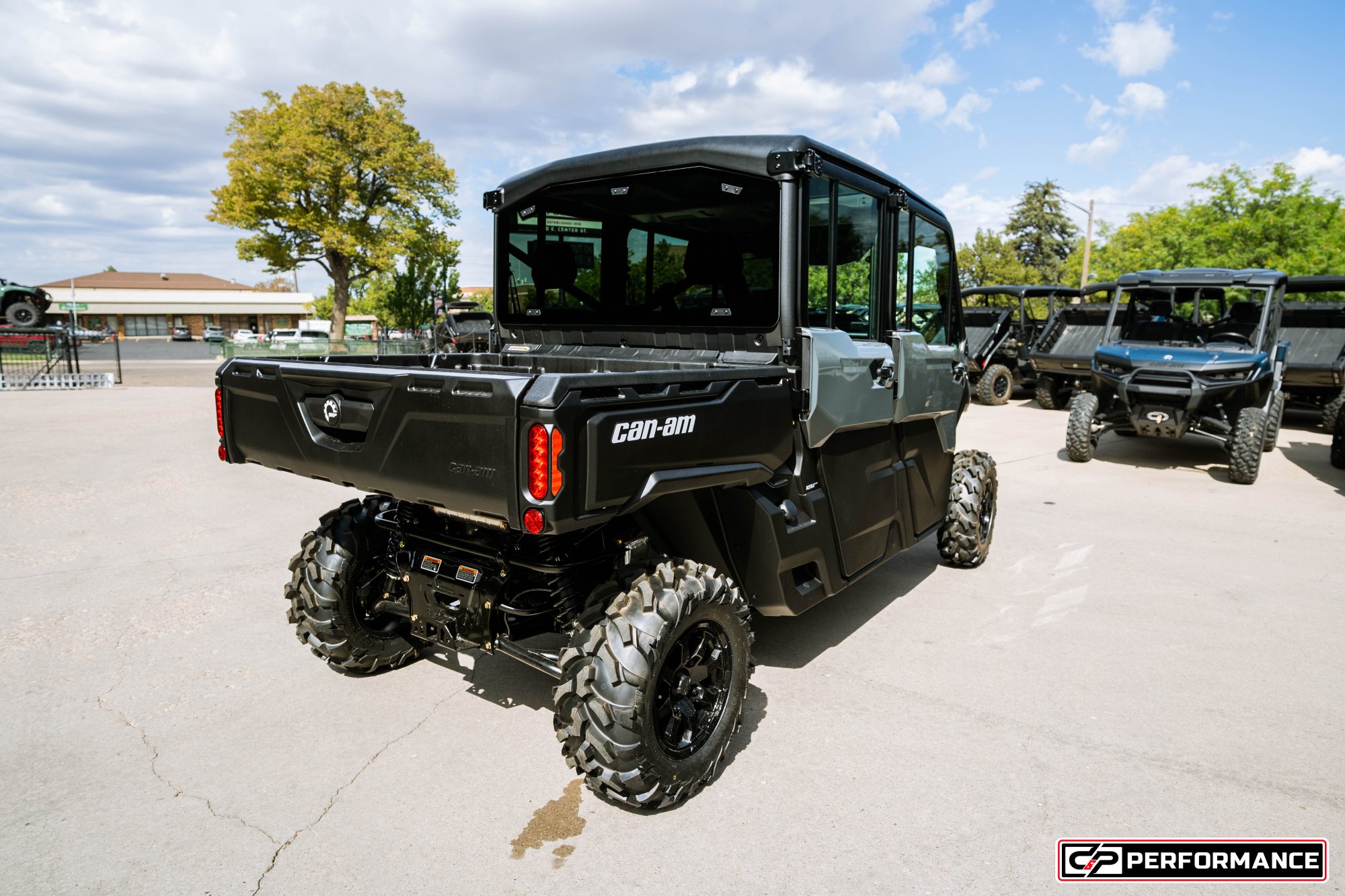 2027 CAN AM DEF MAX DPSCAB 65 HD10 GY - Image 5