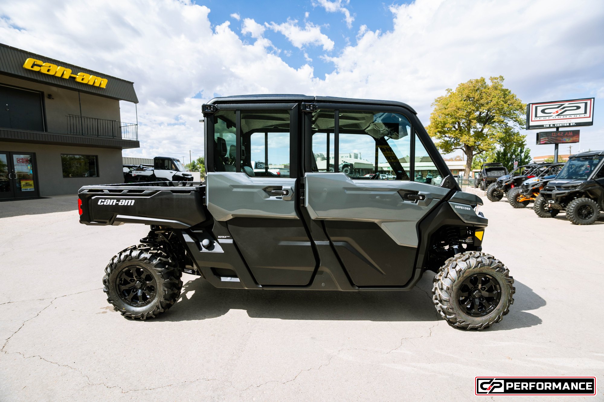 2027 CAN AM DEF MAX DPSCAB 65 HD10 GY - Image 6