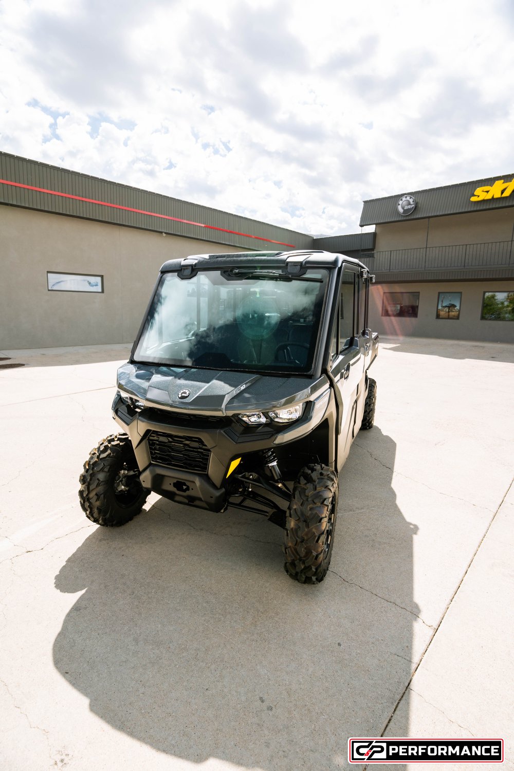 2027 CAN AM DEF MAX DPSCAB 65 HD10 GY - Image 9