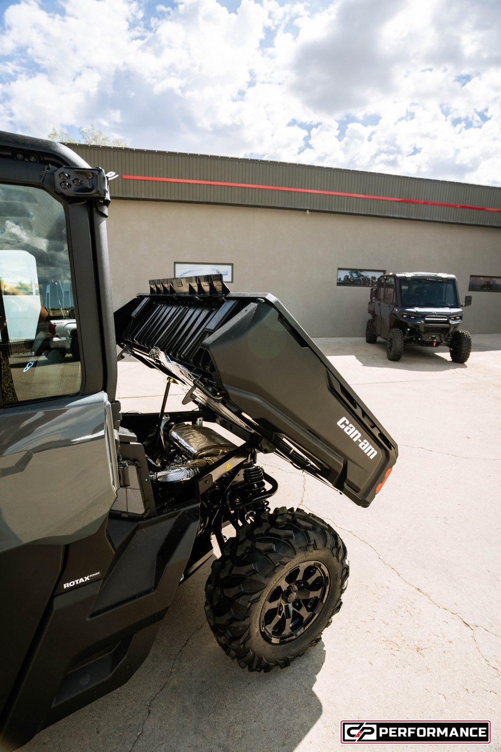 2027 CAN AM DEF MAX DPSCAB 65 HD10 GY - Image 10