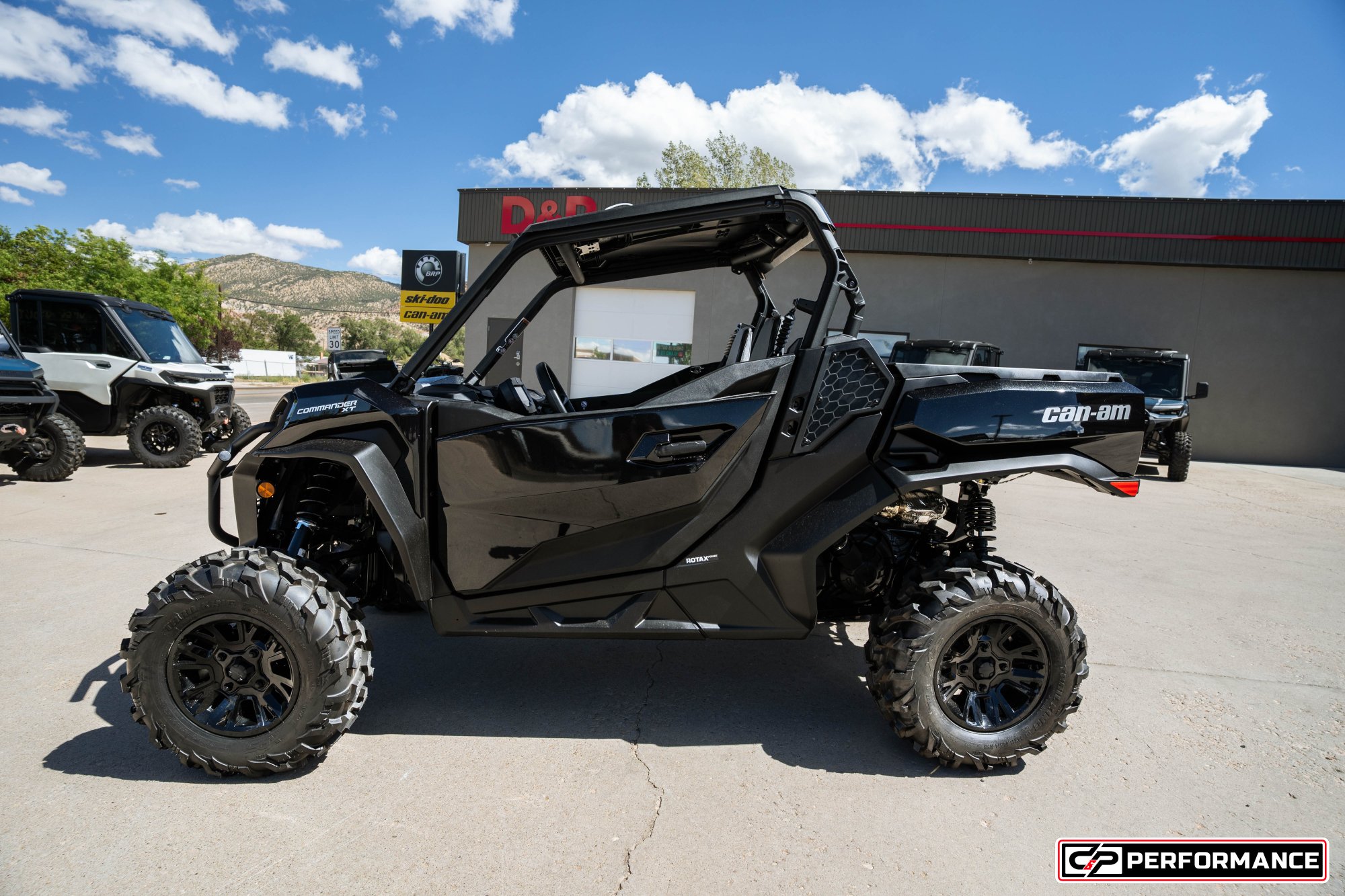 2026 CAN AM COMMANDER XT 1000R - Image 2