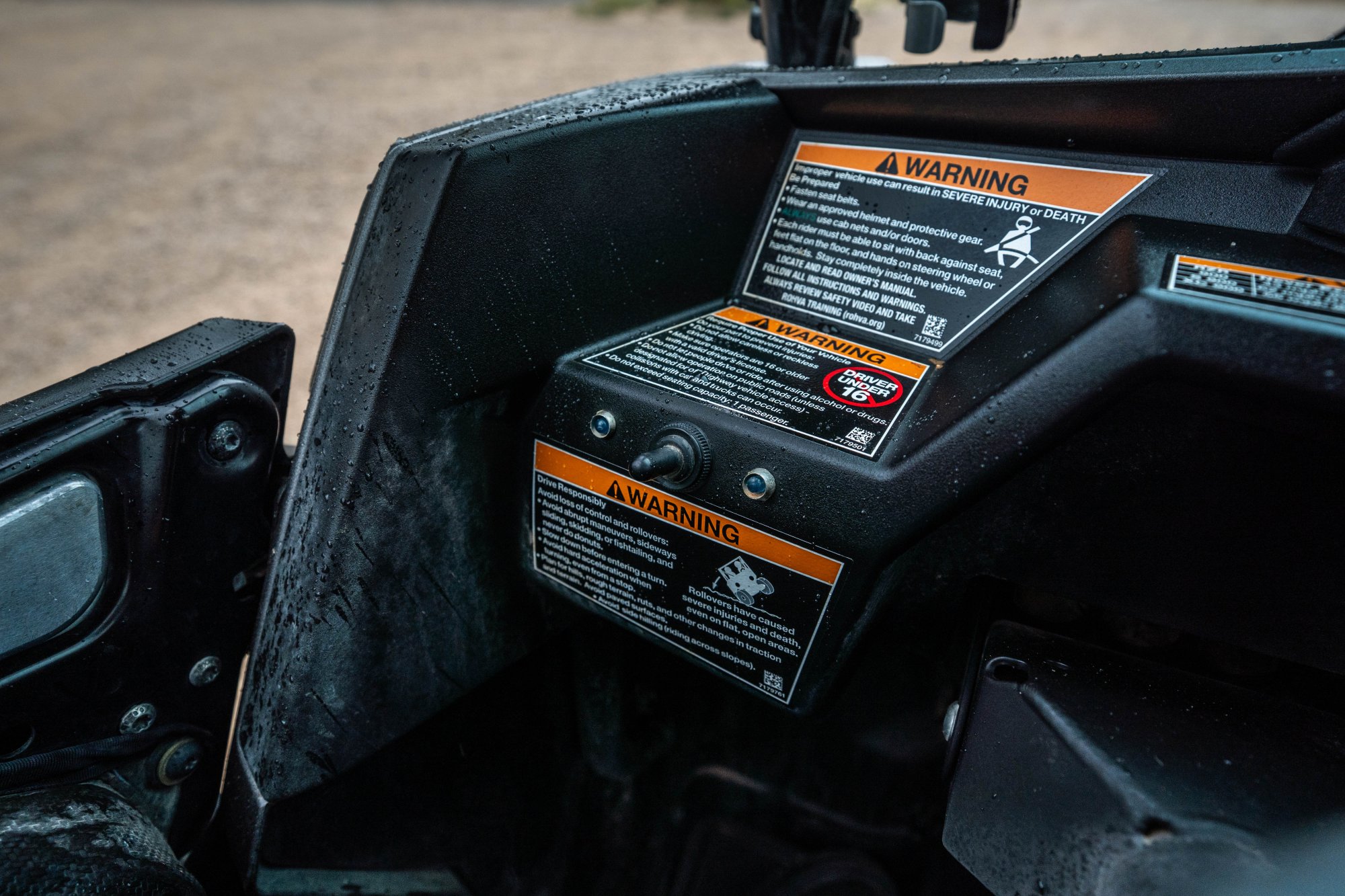 2015 POLARIS RZR S EPS 900 - Image 12