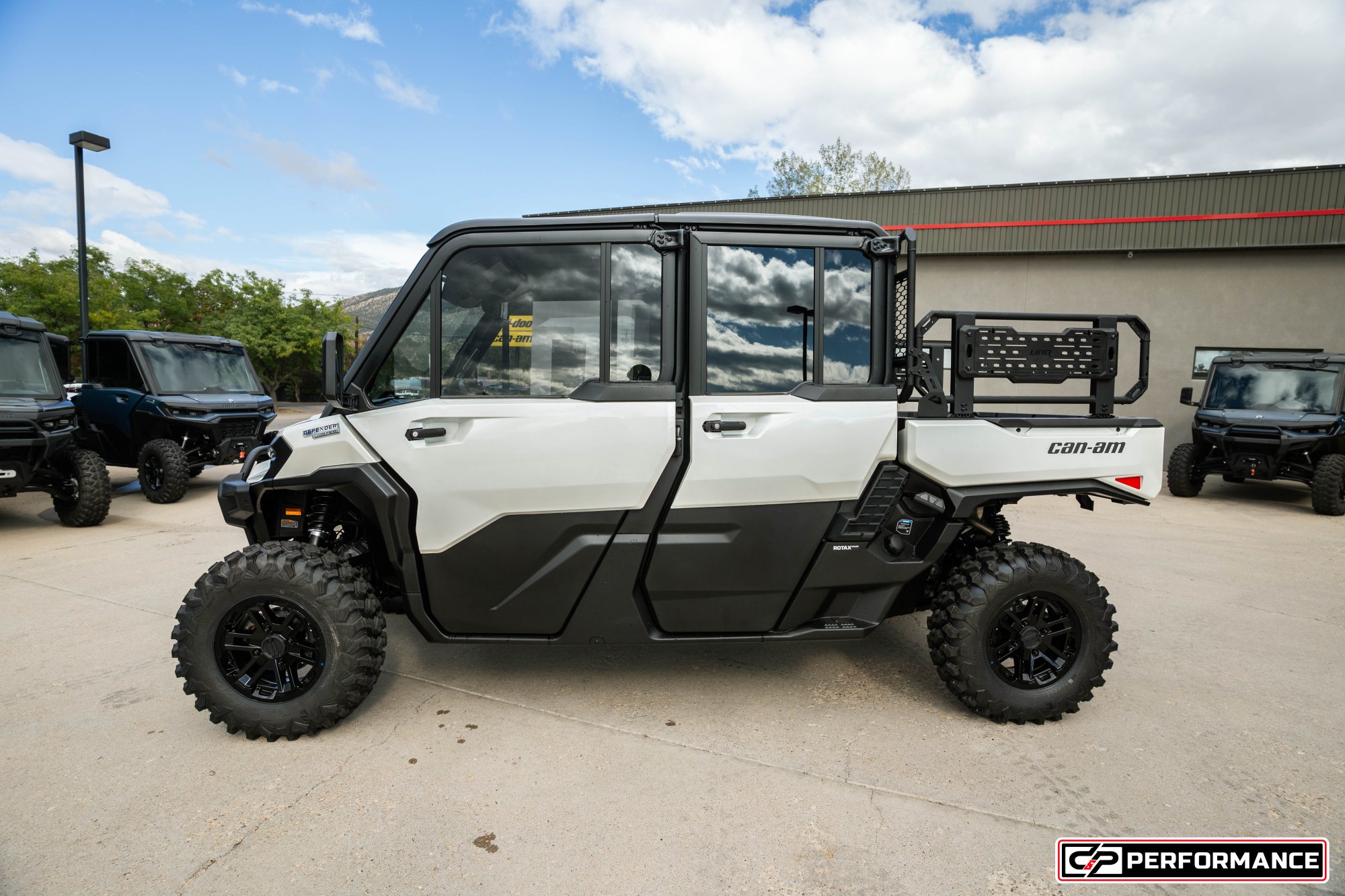 2027 CAN AM DEFENDER MAX XU LTD HD11 - Image 2
