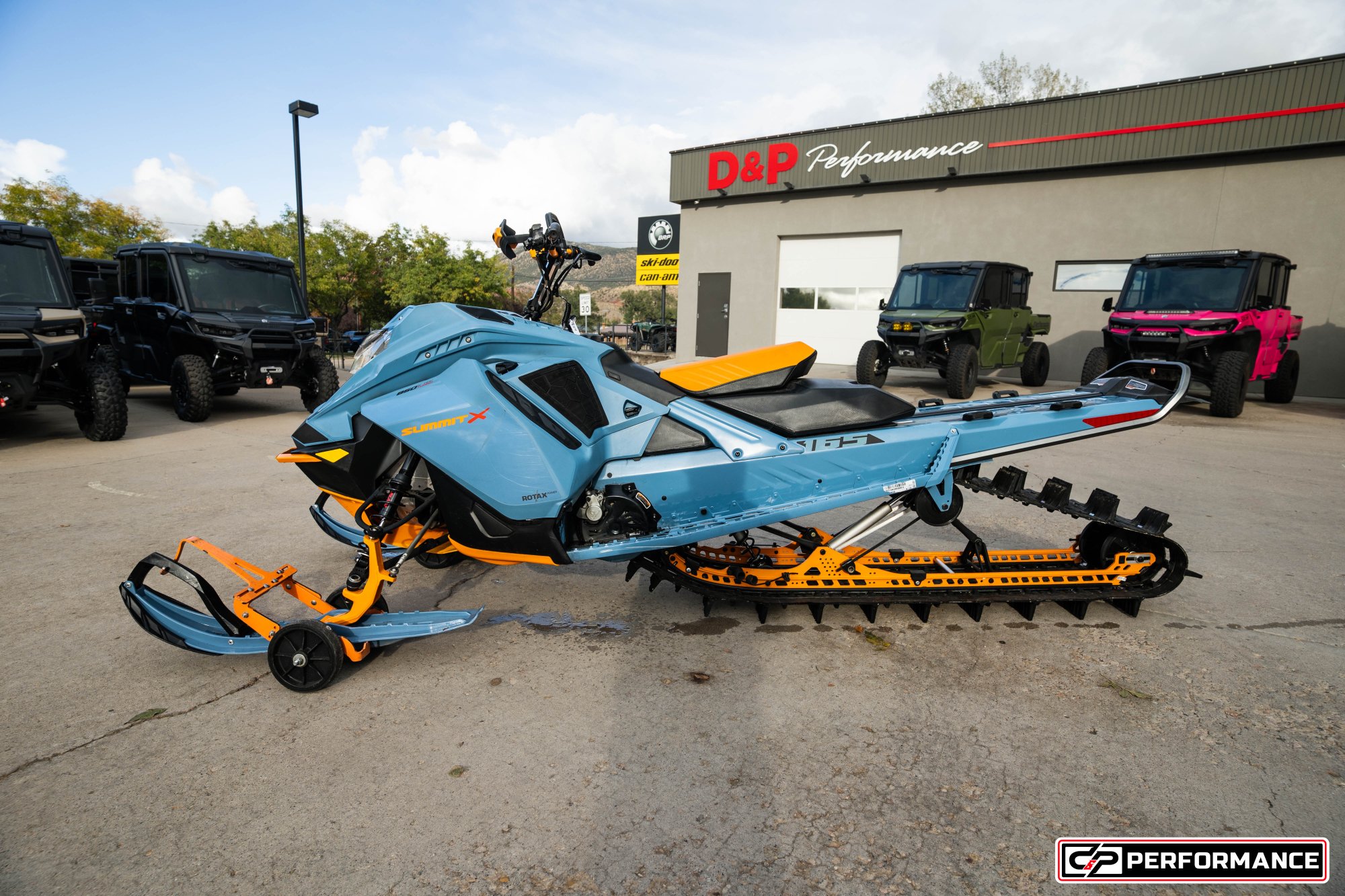 2022 SKI DOO SUMMIT X 850 E-TECH TURBO 165 3.0" - Image 2
